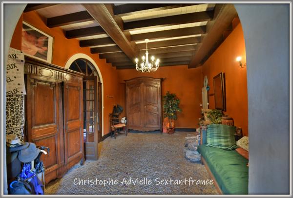 Immense maison de Maître avec sa maison d'amis et ses dépendances sur parc de 8 HA sur Bergerac