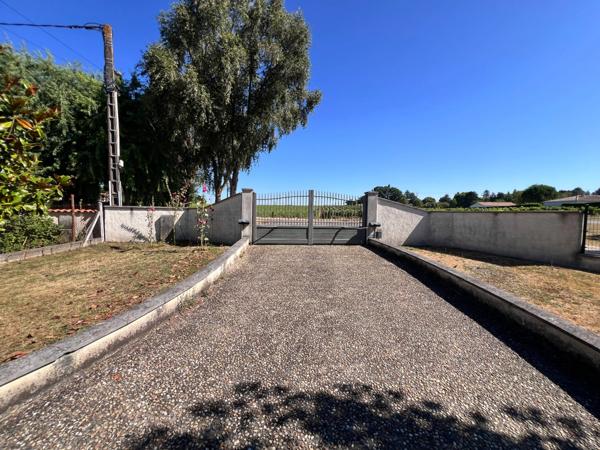 Maison à vendre CINQ Chambres LOUZAC SAINT ANDRE (16)