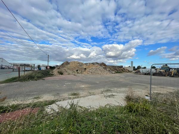 Local commercial Angles 150 m2
