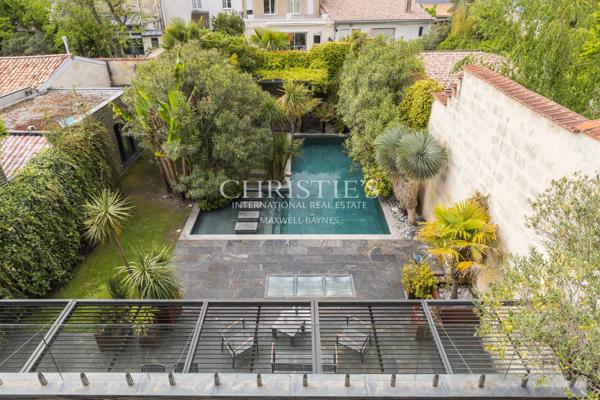 DEMEURE EN PIERRE DE TAILLE RÉINVENTÉE PAR ARCHITECTE – 5 CHAMBRES, PISCINE ET GARAGE