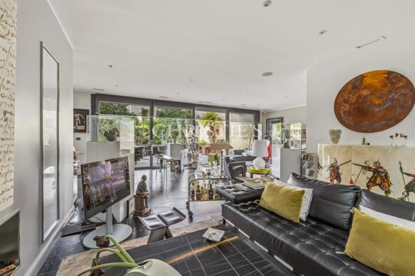 DEMEURE EN PIERRE DE TAILLE RÉINVENTÉE PAR ARCHITECTE – 5 CHAMBRES, PISCINE ET GARAGE