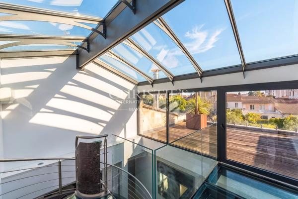 DEMEURE EN PIERRE DE TAILLE RÉINVENTÉE PAR ARCHITECTE – 5 CHAMBRES, PISCINE ET GARAGE