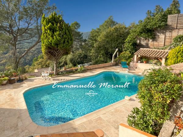 Villa 3 chambres avec piscine et vue panoramique à vendre à BAGNOLS EN FORET (83)