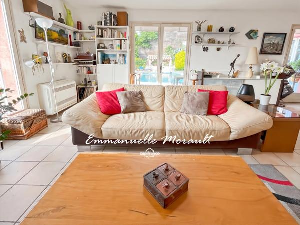 Villa 3 chambres avec piscine et vue panoramique à vendre à BAGNOLS EN FORET (83)