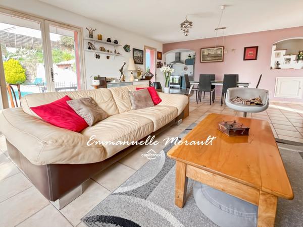 Villa 3 chambres avec piscine et vue panoramique à vendre à BAGNOLS EN FORET (83)