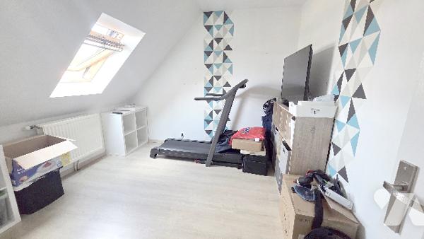 INDIVIDUELLE - 5 CHAMBRES - GARAGE - JARDIN