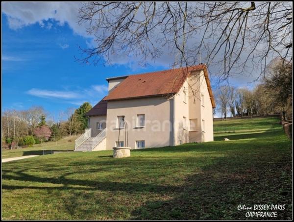 Pavillon Moderne à vendre 5 pièces, 4 chambres, 2 salle d'eau, 1 salle de bain, Sous-Sol 4 voitures, Terrain 3920 M2 AUXERRE (89)