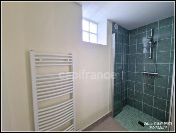 Pavillon Moderne à vendre 5 pièces, 4 chambres, 2 salle d'eau, 1 salle de bain, Sous-Sol 4 voitures, Terrain 3920 M2 AUXERRE (89)