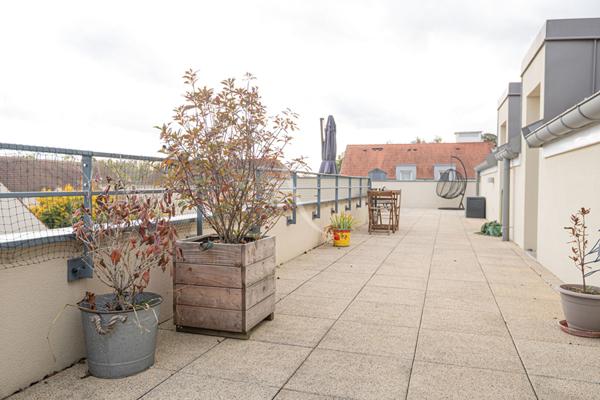 RARE À Chessy Bourg Magnifique T5 dernier étage avec terrasse de 117 m² !