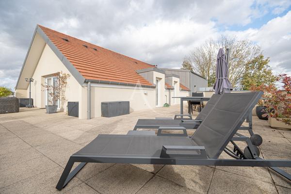 RARE À Chessy Bourg Magnifique T5 dernier étage avec terrasse de 117 m² !