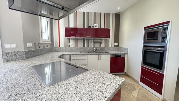 Montrond-les-Bains (42210) Maison contemporaine de 239m2 sur 4670m2 de terrain avec piscine