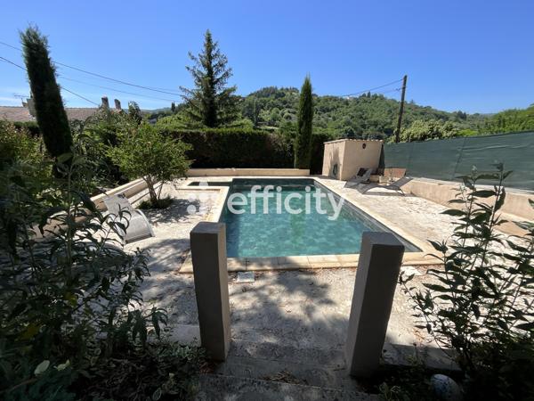 Maison
         5 pièces
        - 109 m² Exclusivité 315 000 € *