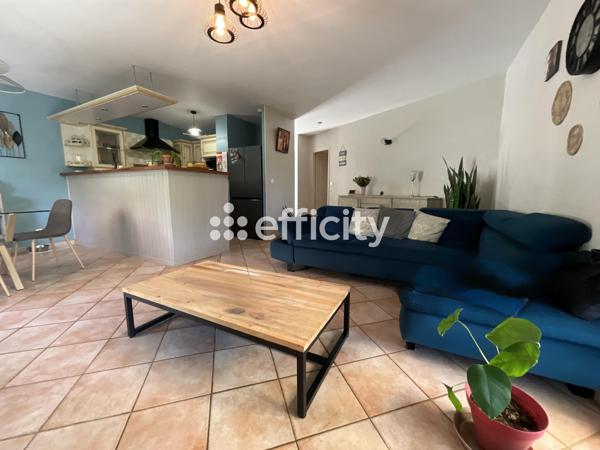 Maison
         5 pièces
        - 109 m² Exclusivité 315 000 € *