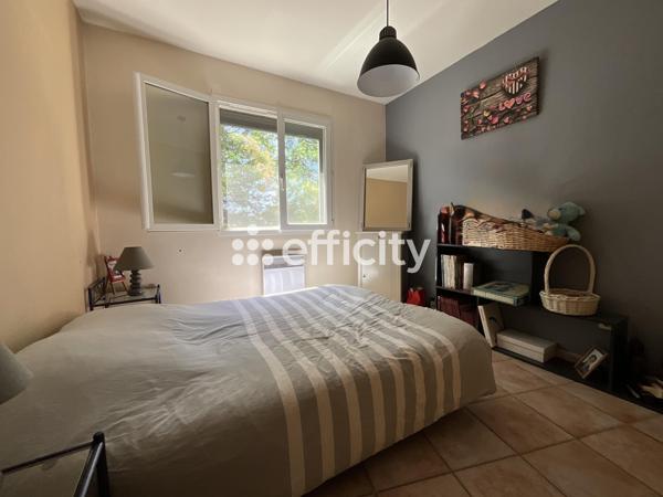 Maison
         5 pièces
        - 109 m² Exclusivité 315 000 € *