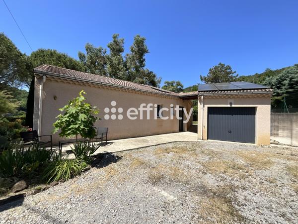 Maison
         5 pièces
        - 109 m² Exclusivité 315 000 € *