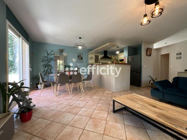 Maison
         5 pièces
        - 109 m² Exclusivité 315 000 € *