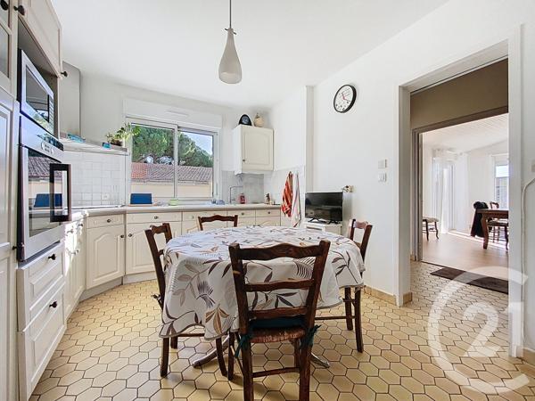 Maison à vendre  5 pièces - 134 m 2   ROCHEFORT  - 17