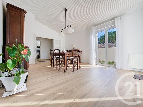 Maison à vendre  5 pièces - 134 m 2   ROCHEFORT  - 17