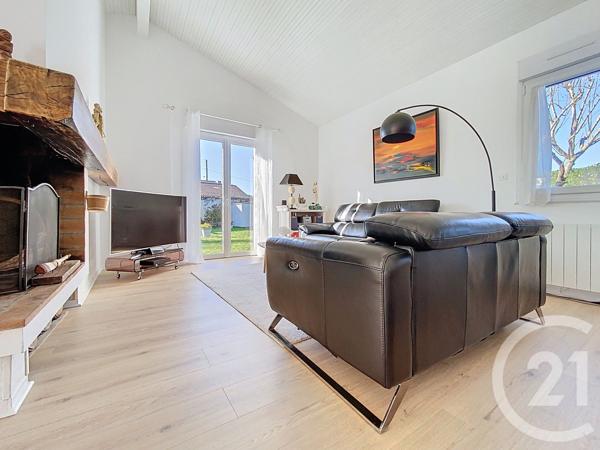 Maison à vendre  5 pièces - 134 m 2   ROCHEFORT  - 17