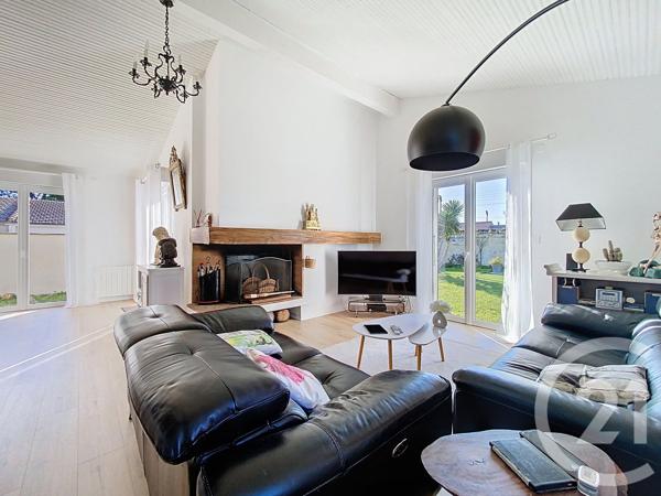 Maison à vendre  5 pièces - 134 m 2   ROCHEFORT  - 17