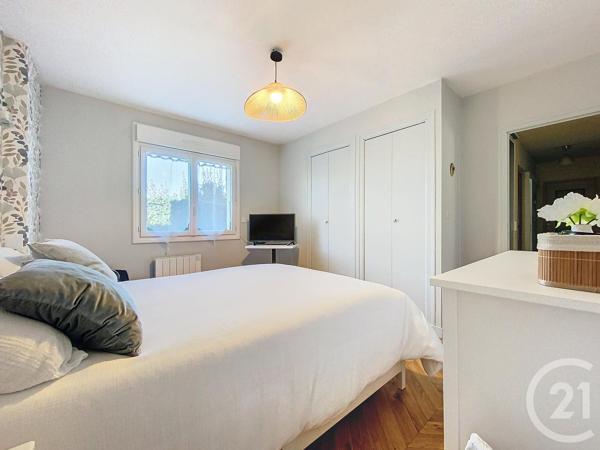 Maison à vendre  5 pièces - 134 m 2   ROCHEFORT  - 17