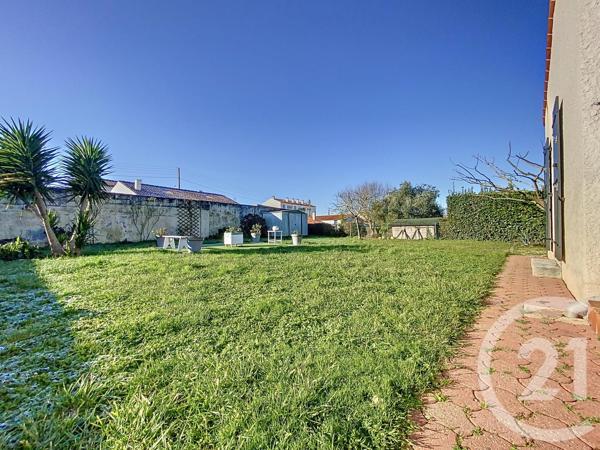 Maison à vendre  5 pièces - 134 m 2   ROCHEFORT  - 17