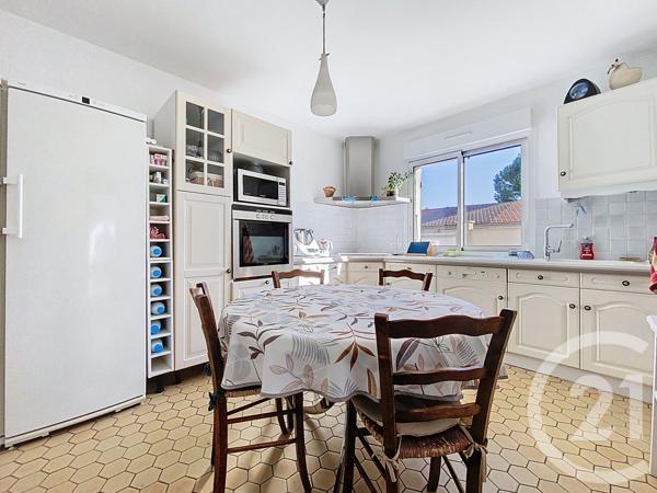 Maison à vendre  5 pièces - 134 m 2   ROCHEFORT  - 17