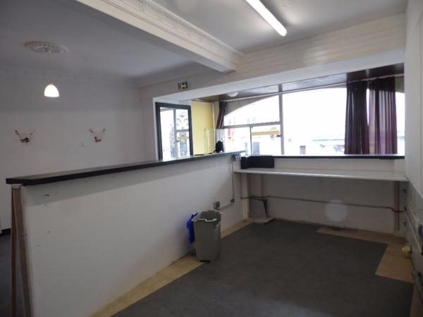 A LOUER LOCAL COMMERCIAL DE 50 M² A DOUE LA FONTAINE