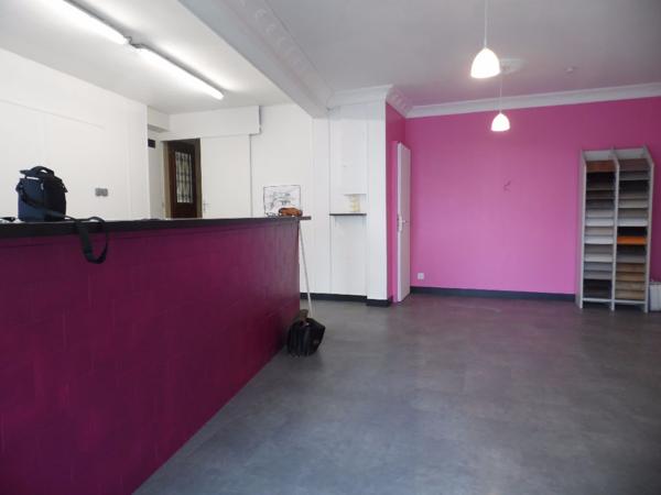 A LOUER LOCAL COMMERCIAL DE 50 M² A DOUE LA FONTAINE
