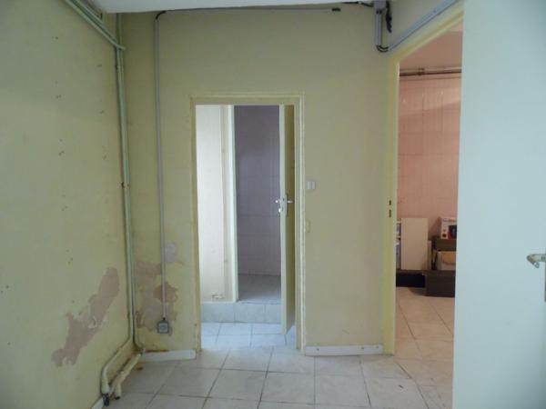 A LOUER LOCAL COMMERCIAL DE 50 M² A DOUE LA FONTAINE