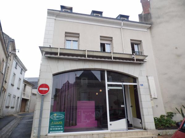 A LOUER LOCAL COMMERCIAL DE 50 M² A DOUE LA FONTAINE