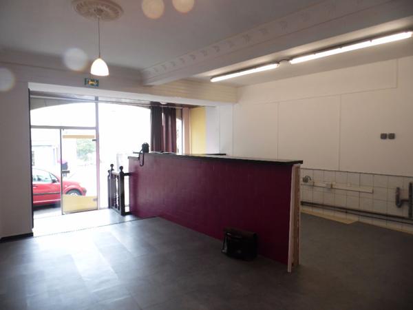 A LOUER LOCAL COMMERCIAL DE 50 M² A DOUE LA FONTAINE