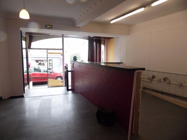 A LOUER LOCAL COMMERCIAL DE 50 M² A DOUE LA FONTAINE