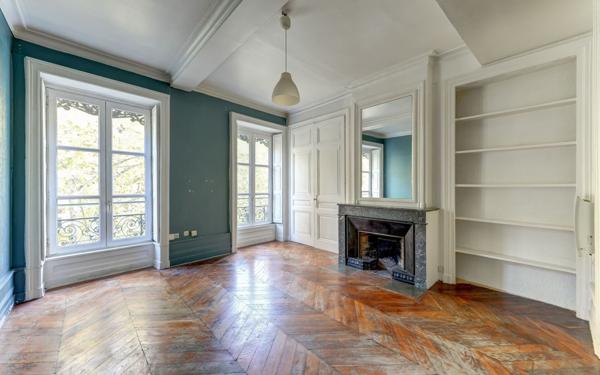 Appartement à vendre    2 pièces • 59 m2 Lyon 7