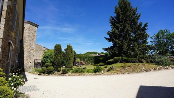 Maison à vendre à Monistrol-sur-Loire en Haute-Loire (43120), ref : 02