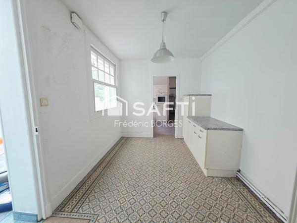BOHAIN-EN-VERMANDOIS — MAISON DE MAÎTRE RÉNOVÉE · GRAND JARDIN CLOS DE 1014 m² · DÉPENDANCE 100 m² Garage