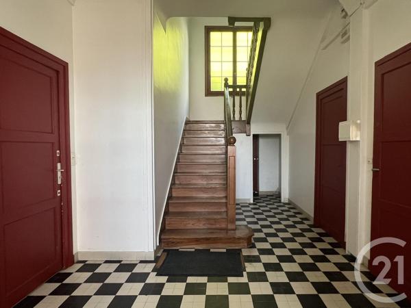 Appartement à vendre  4 pièces - 121 m 2   CIBOURE  - 64
