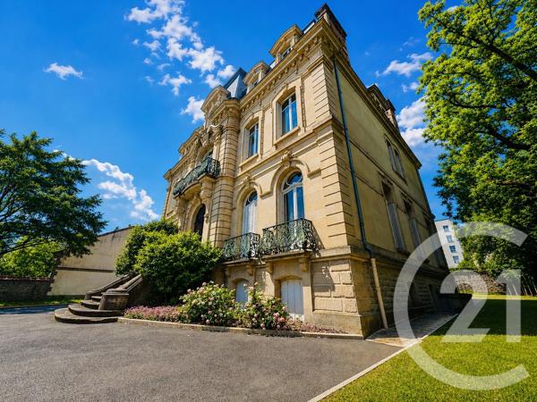 Immeuble à vendre  890 m 2   LIMOGES  - 87