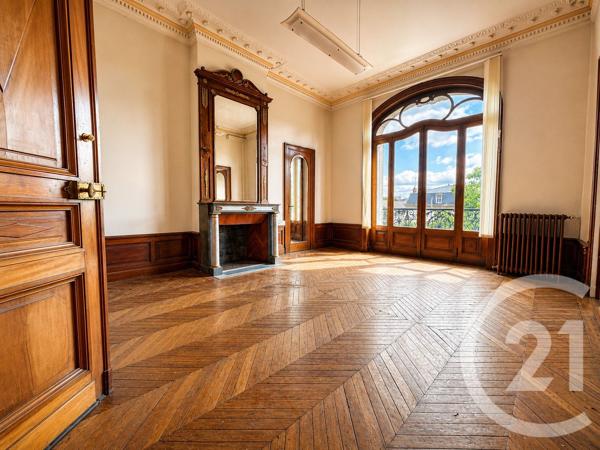 Immeuble à vendre  890 m 2   LIMOGES  - 87