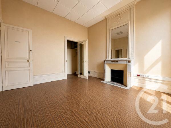 Immeuble à vendre  890 m 2   LIMOGES  - 87
