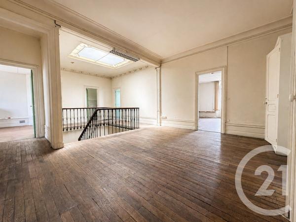 Immeuble à vendre  890 m 2   LIMOGES  - 87