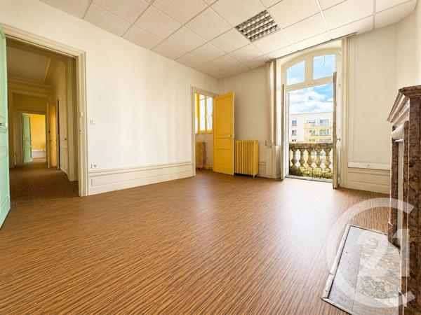 Immeuble à vendre  890 m 2   LIMOGES  - 87