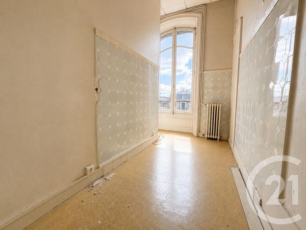 Immeuble à vendre  890 m 2   LIMOGES  - 87