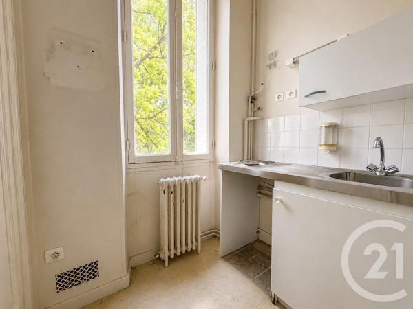 Immeuble à vendre  890 m 2   LIMOGES  - 87
