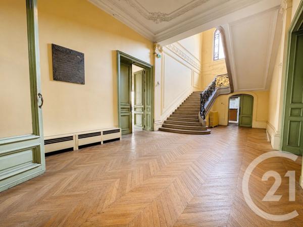 Immeuble à vendre  890 m 2   LIMOGES  - 87