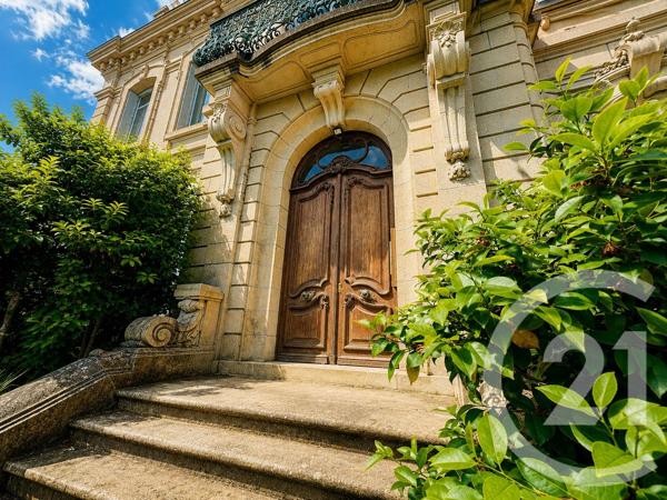 Immeuble à vendre  890 m 2   LIMOGES  - 87