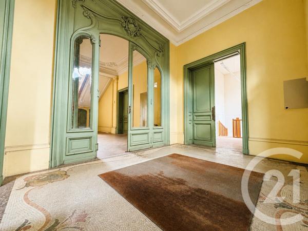 Immeuble à vendre  890 m 2   LIMOGES  - 87