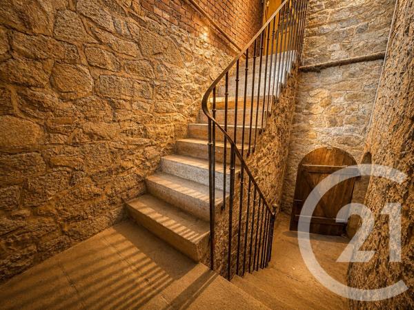 Immeuble à vendre  890 m 2   LIMOGES  - 87