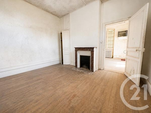 Immeuble à vendre  890 m 2   LIMOGES  - 87