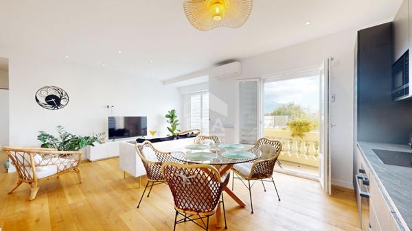 NICE - GAMBETTA / PARC IMPÉRIAL : MAGNIFIQUE 3 PIÈCES TRAVESRSANT AVEC BALCON